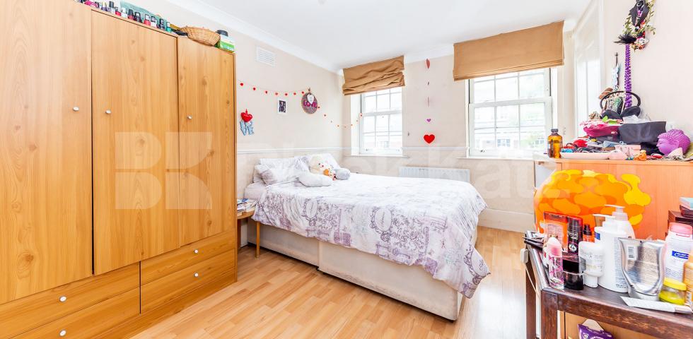 			NEW INSTRUCTION!, 2 Bedroom, 1 bath, 1 reception Flat			 St. Phillips House- Lloyd Baker St., KINGS CROSS WC1X